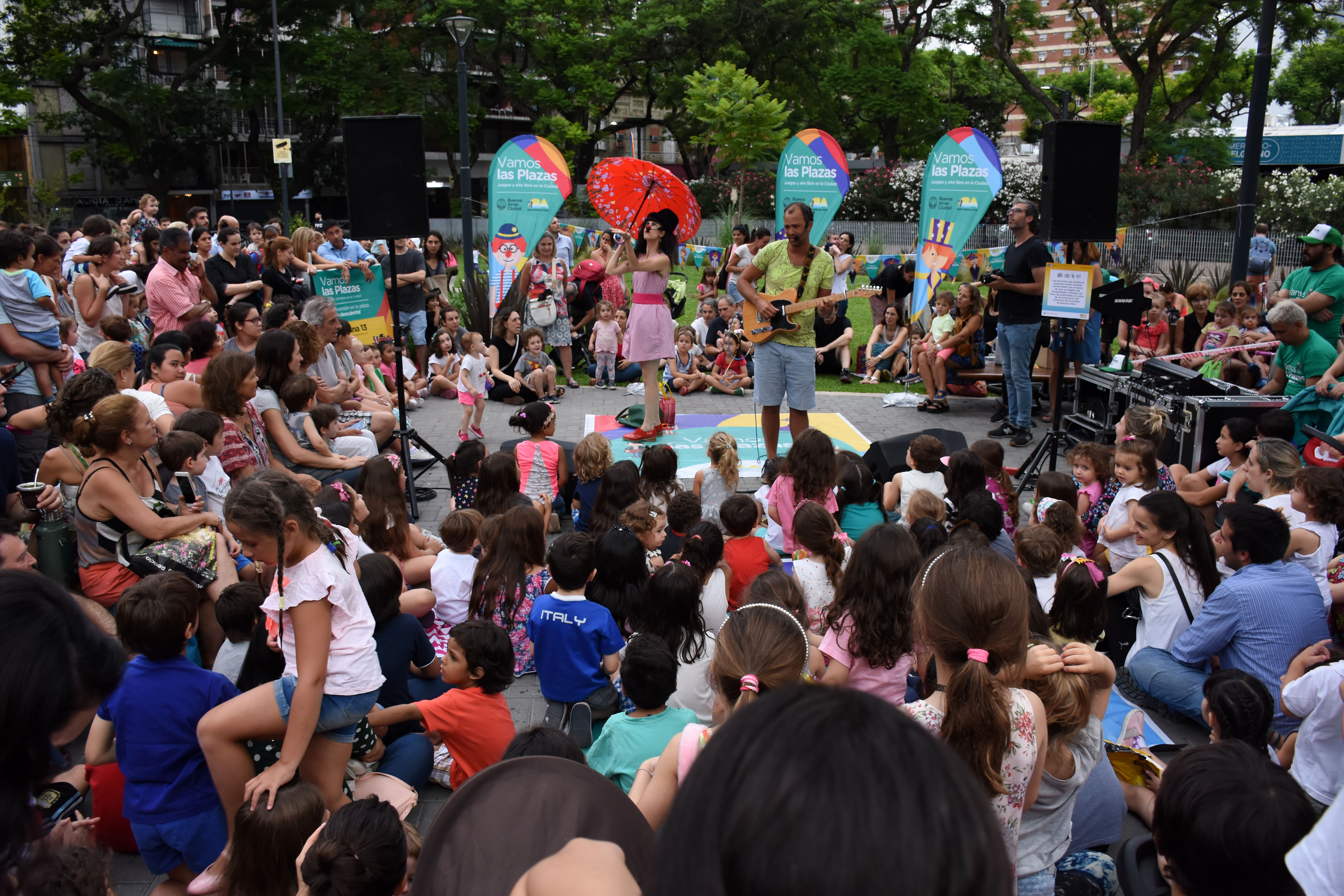 ¡Emoción Mundial llega a las plazas!