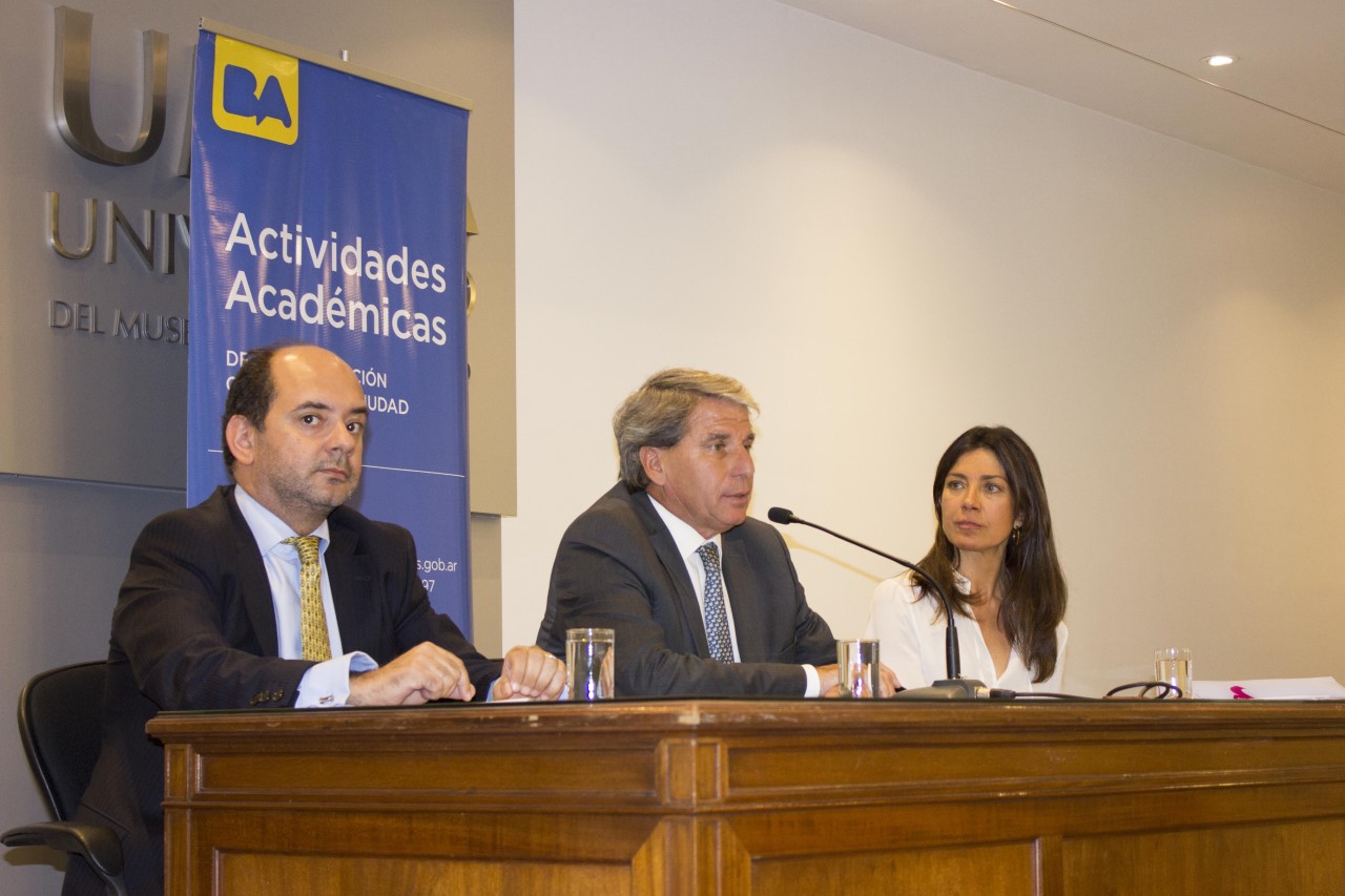 Conferencia sobre Derecho Administrativo y Urbanismo