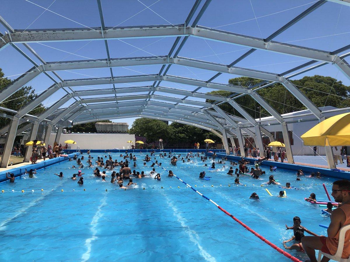 Disfrutá el último fin de semana en las piletas de los Polideportivos