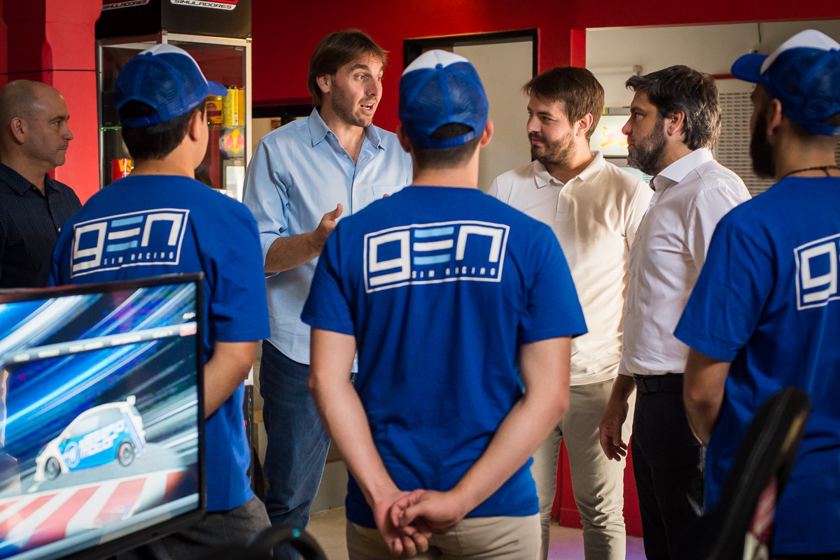 Comenzó a entrenar el primer equipo profesional de automovilismo virtual argentino