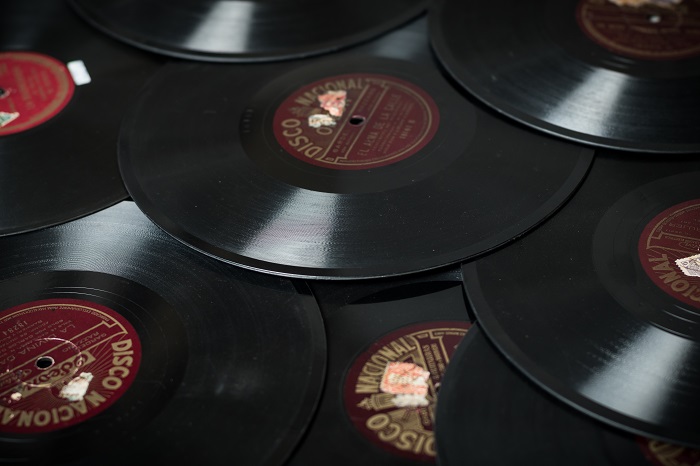 Laboratorio de impresiones. 100 años del disco argentino