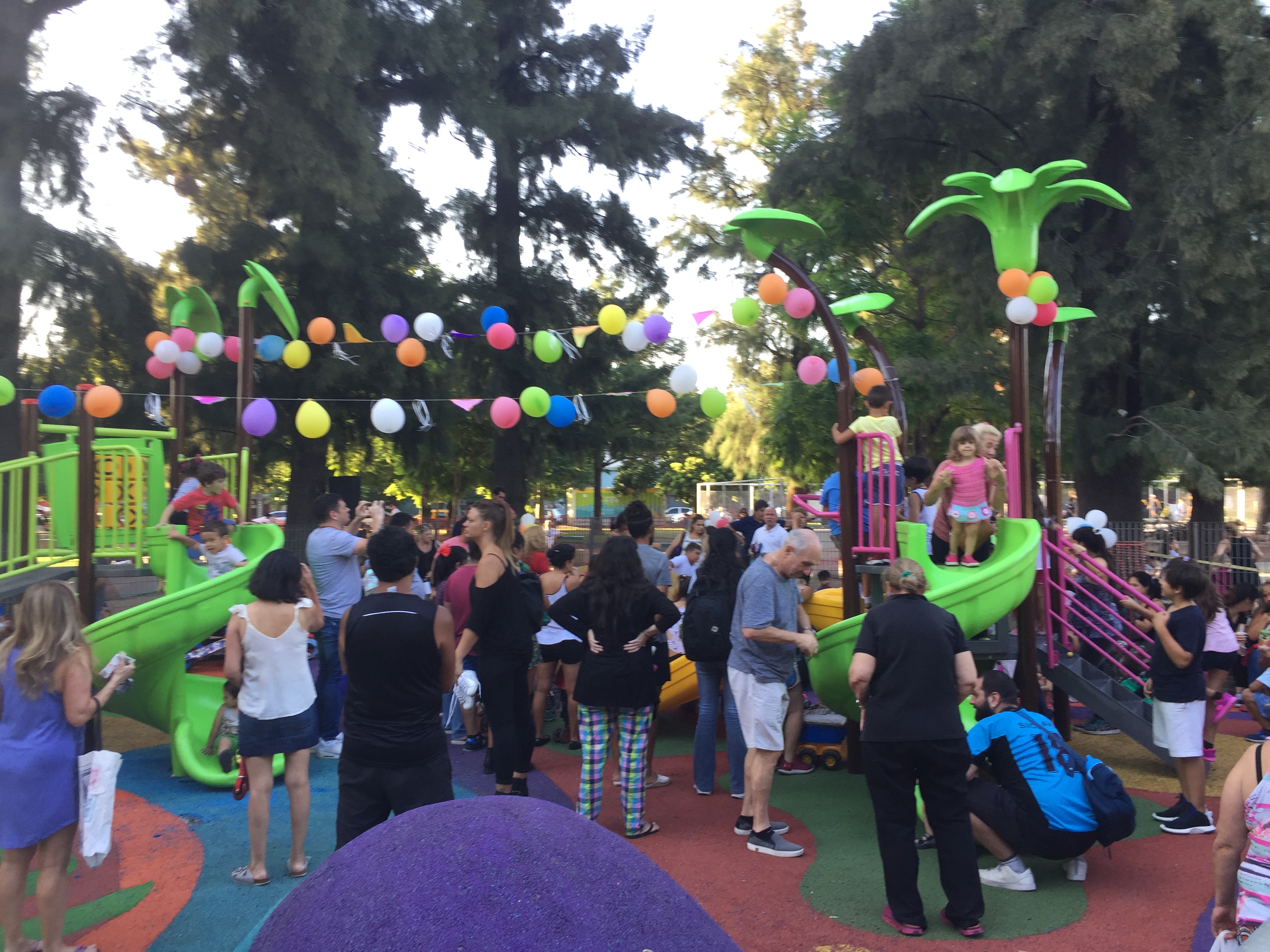 Ya podés disfrutar del patio de juegos de la Plaza Presidente Roque Sáenz Peña