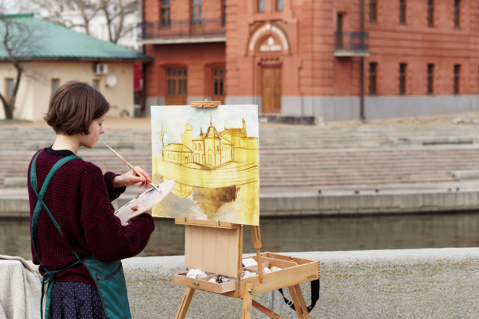 Con #Potenciate los artistas emergentes pueden exhibir y vender sus obras en BADA