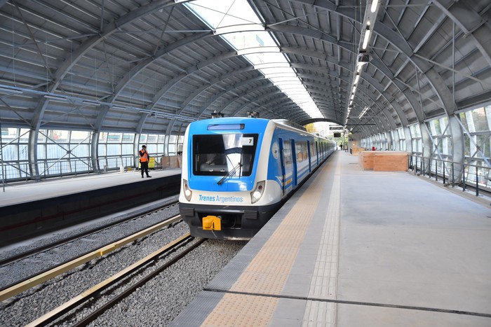 Rodríguez Larreta y Dietrich participaron de la prueba de funcionamiento de los trenes del Viaducto Mitre