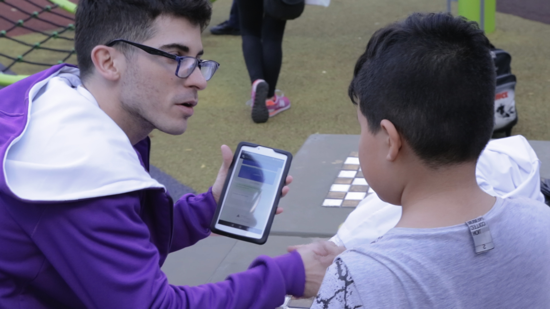 Los chicos ya votan en la Ciudad: eligen los nombres de los patios de juego