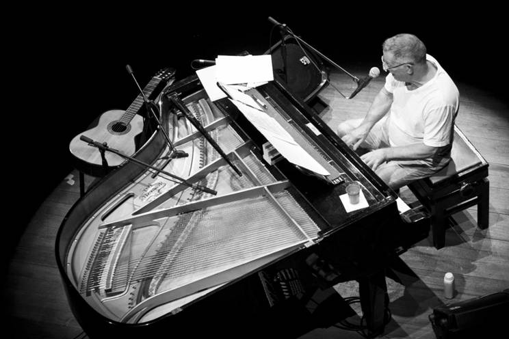 Hugo Fattoruso se presenta gratis en el Teatro San Martín