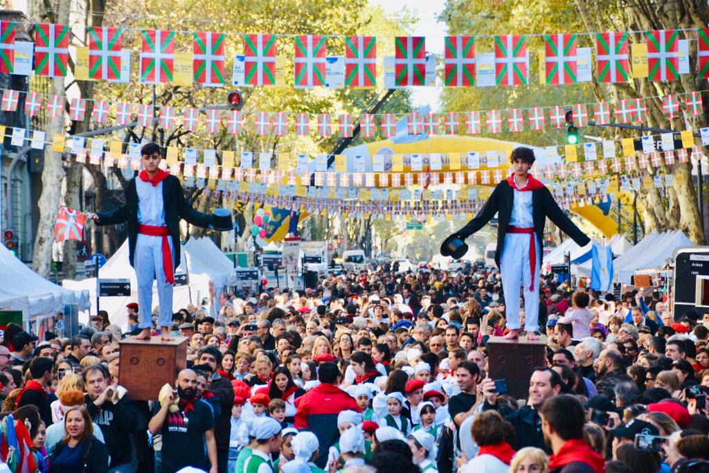 Más de 20 mil vecinos festejaron junto a la comunidad vasca en una nueva edición del BA Celebra