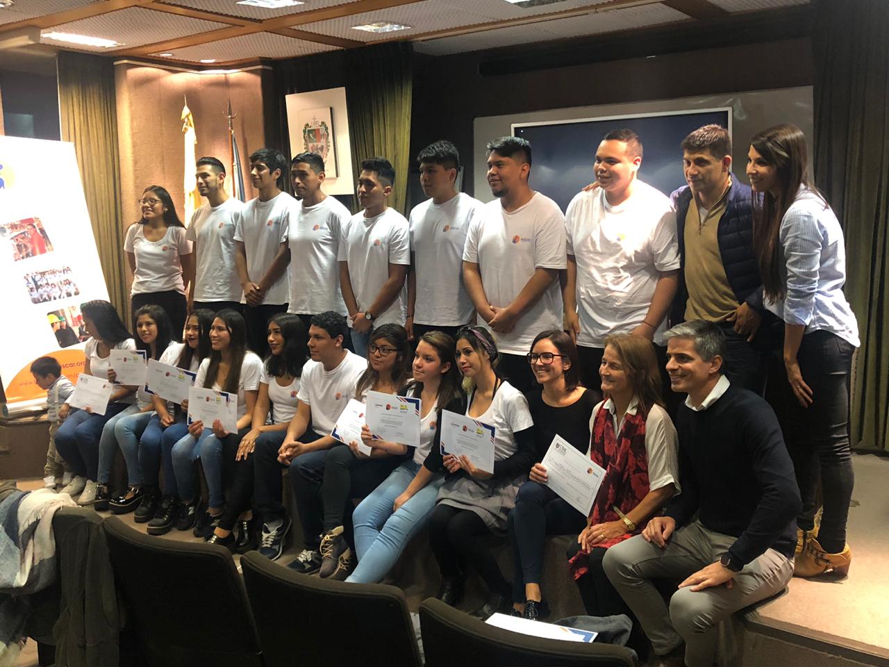 Entrega de diplomas a los participantes del programa "Proyectá tu futuro"