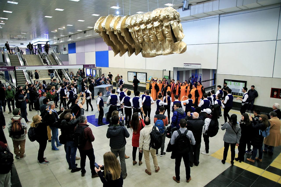 Siguen las intervenciones artísticas en las nuevas estaciones de la Línea E