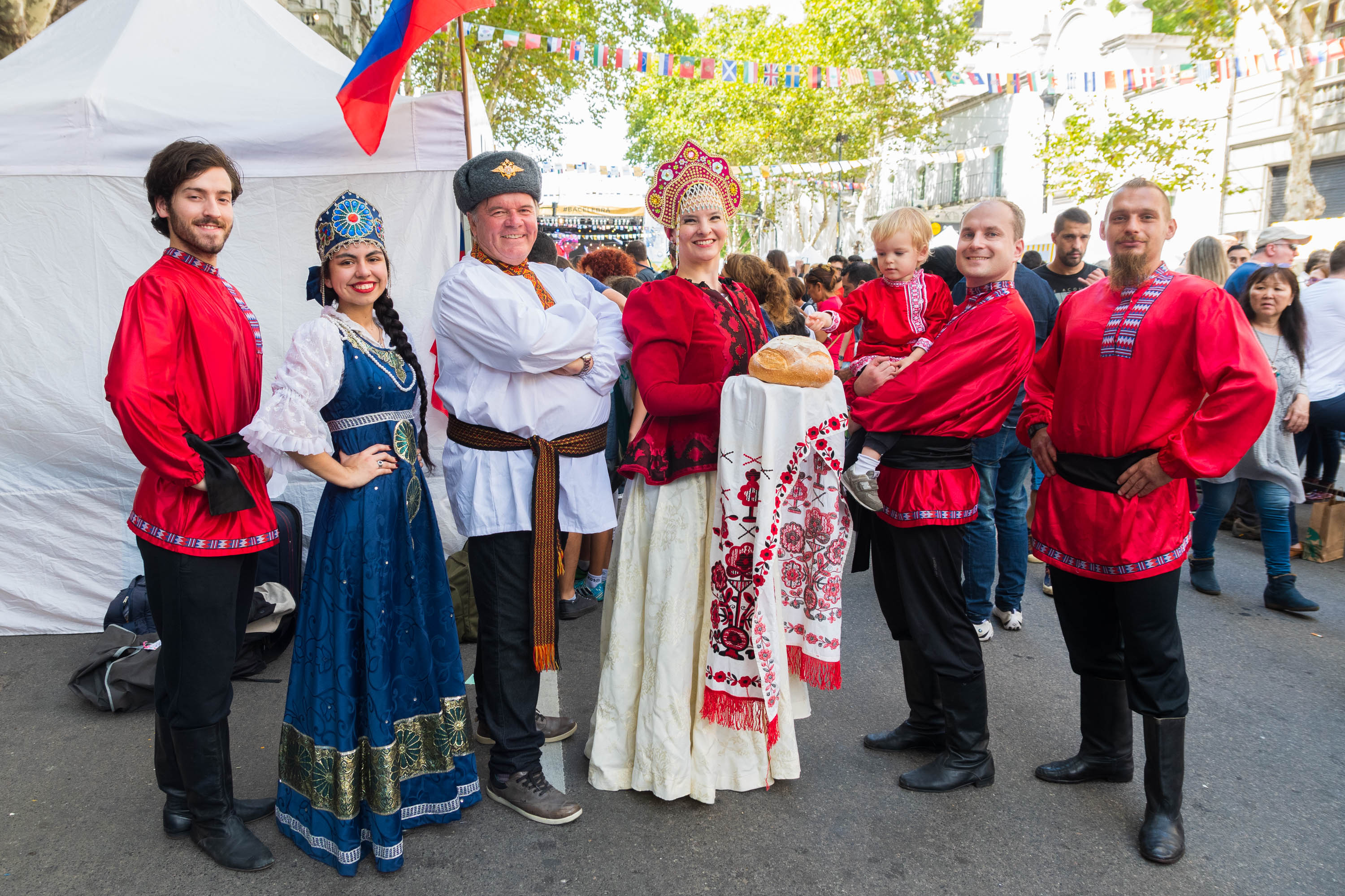Siete colectividades darán color a la Avenida de Mayo este fin de semana en BA Celebra