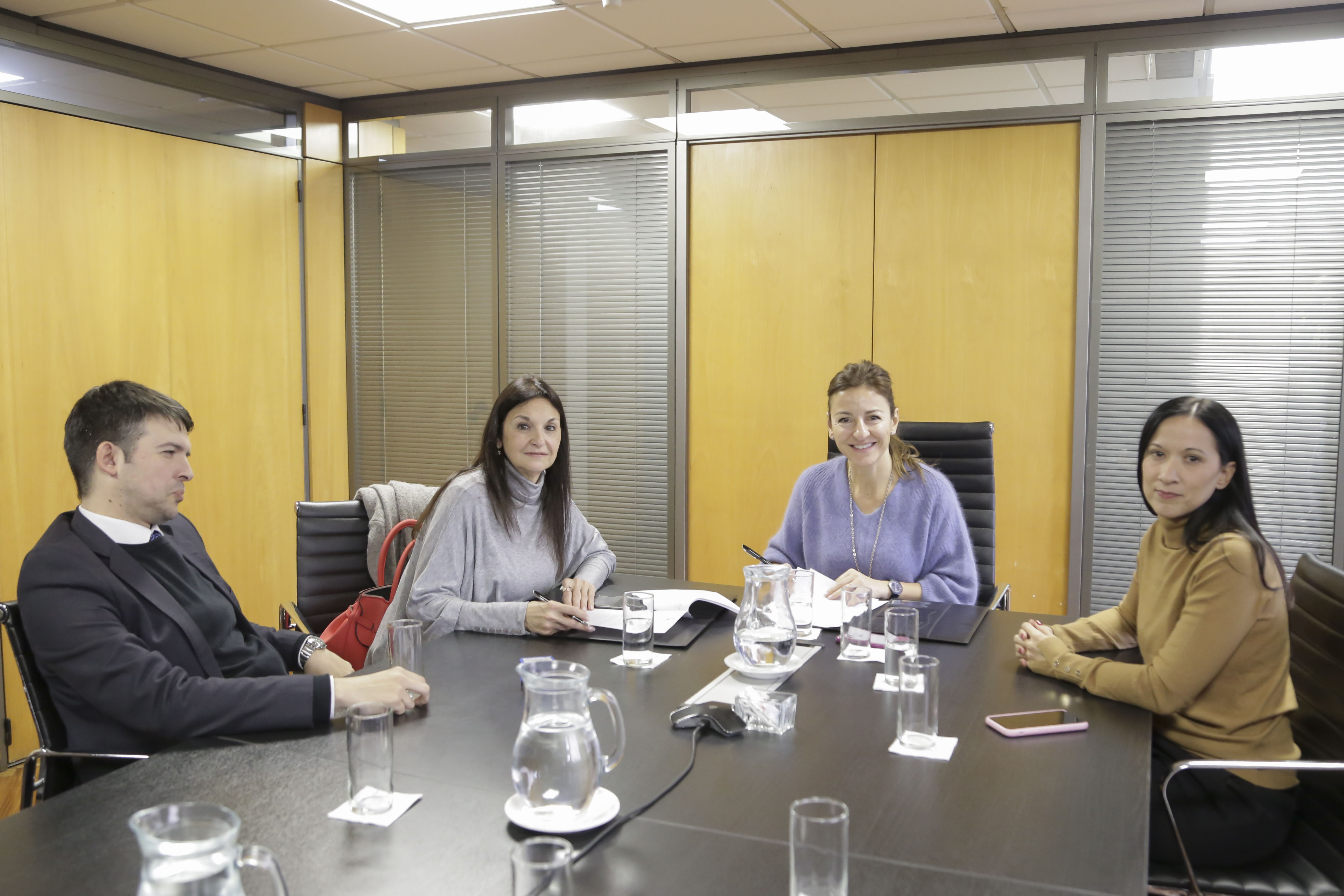 Soledad Acuña firmó un convenio con el CDNNYA