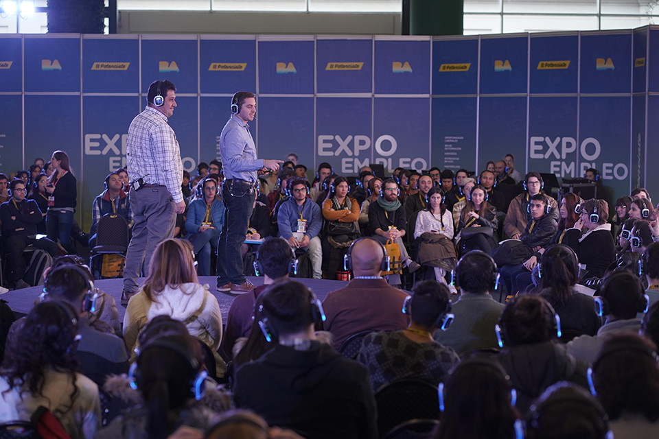 Gracias a Expo Empleo, 80 jóvenes obtuvieron una beca en Tecnología para estudiar en la UTN.