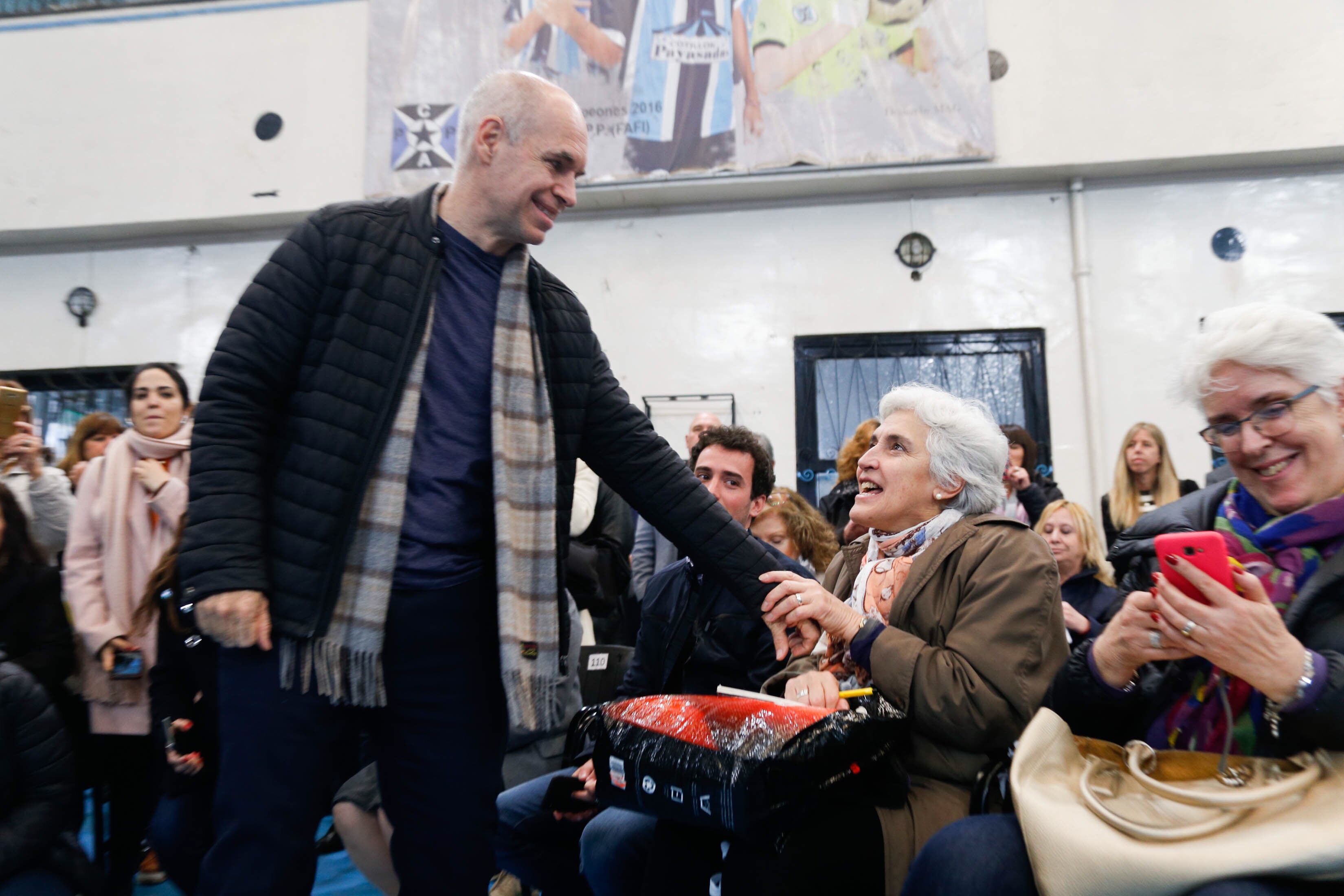 Horacio Rodríguez Larreta entregó 800 tablets a adultos mayores de la Ciudad