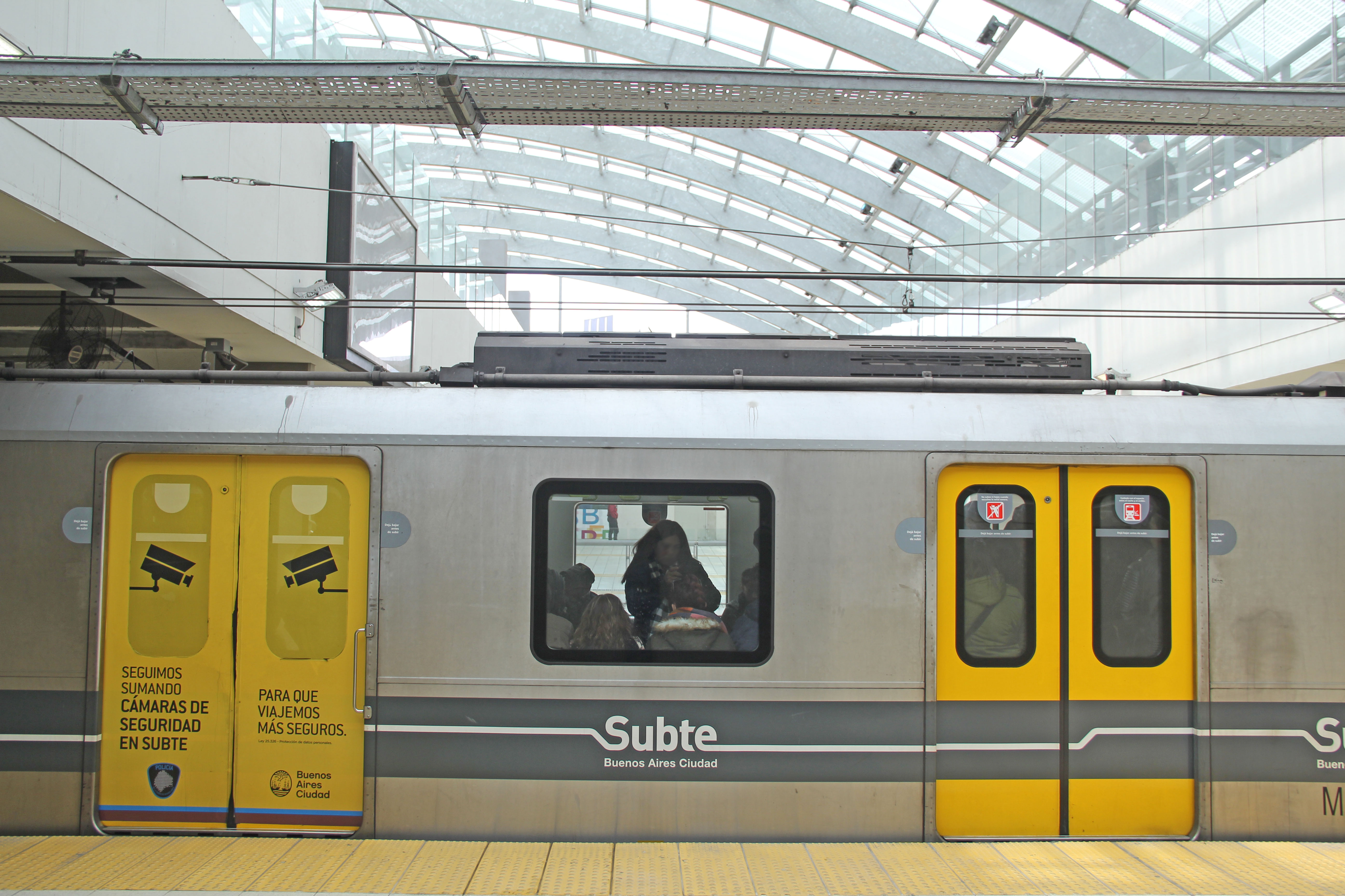 La Línea C ya tiene todos sus coches con aire acondicionado 