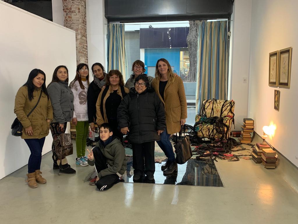Alumnas del Taller de Bordado de Rodrigo Bueno conocieron un nuevo espacio de arte