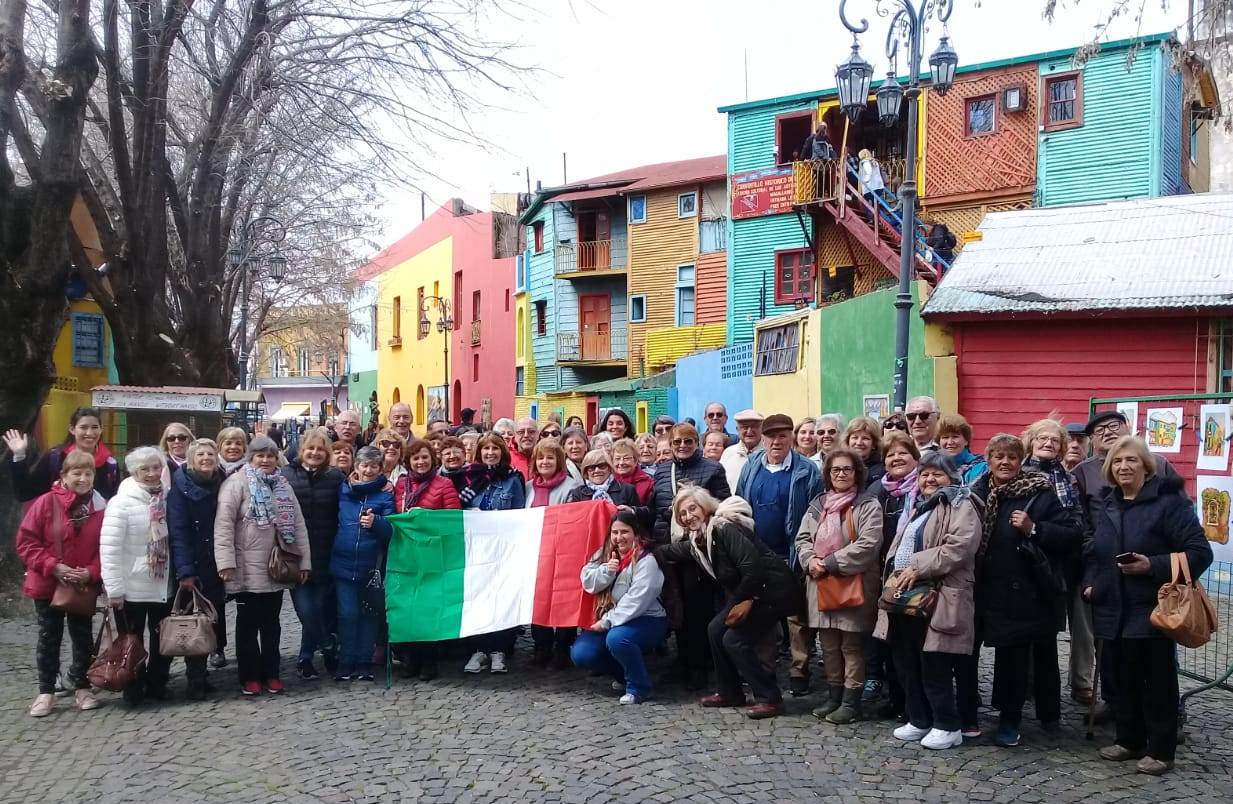 Conociendo BA celebró el Día del Inmigrante junto a 250 adultas y adultos mayores