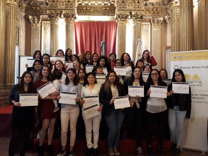 Entrega de Diplomas a los egresados de la Escuela Argentina de Moda