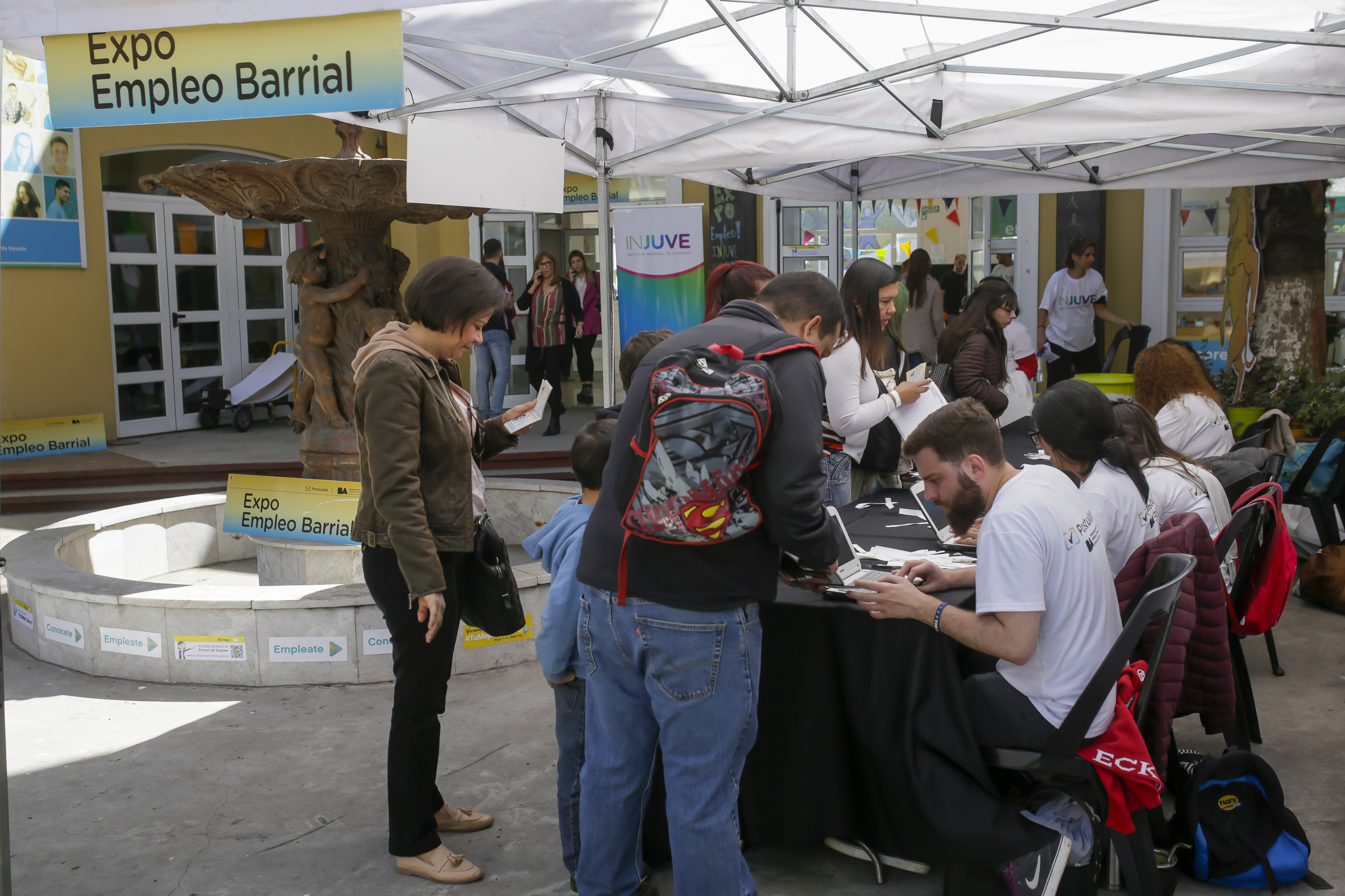 Expo Empleo Barrial en La Casa del Futuro