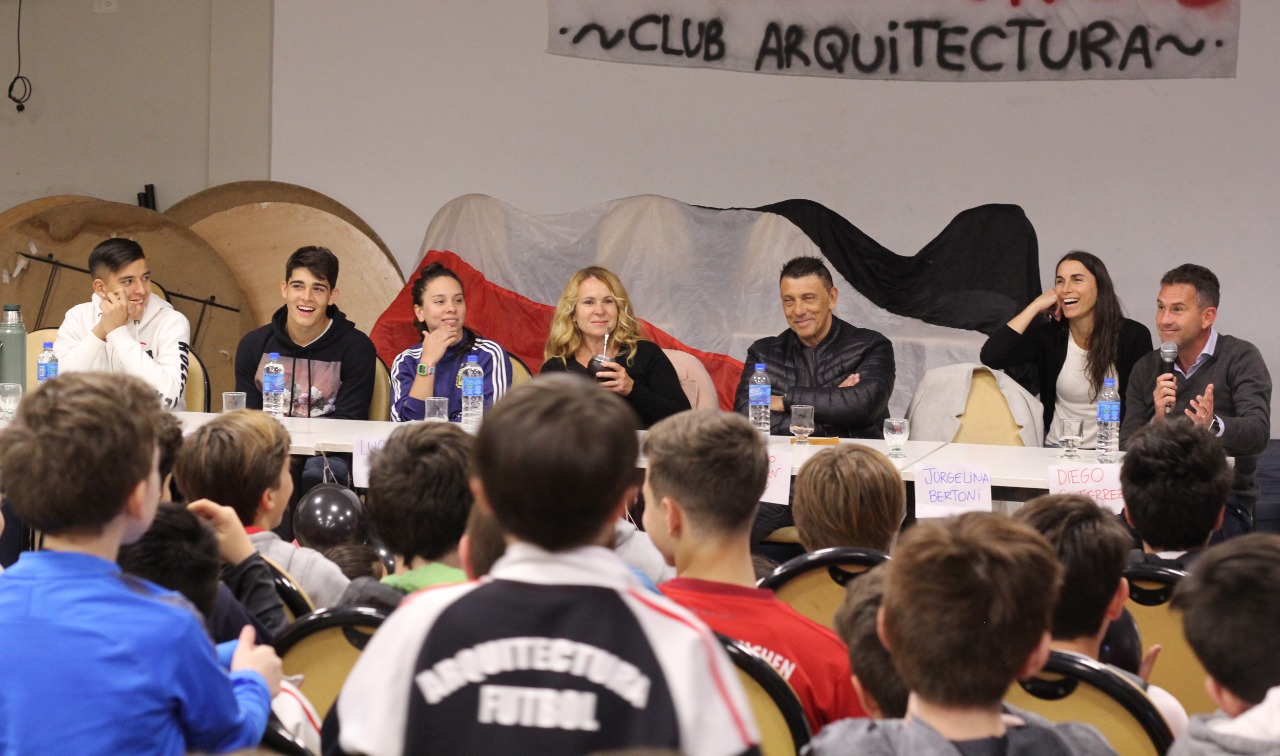 ¡Un encuentro emocionante en Club Arquitectura!