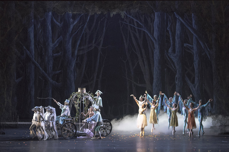 Últimas funciones de "La Cenicienta" en el Teatro Colón