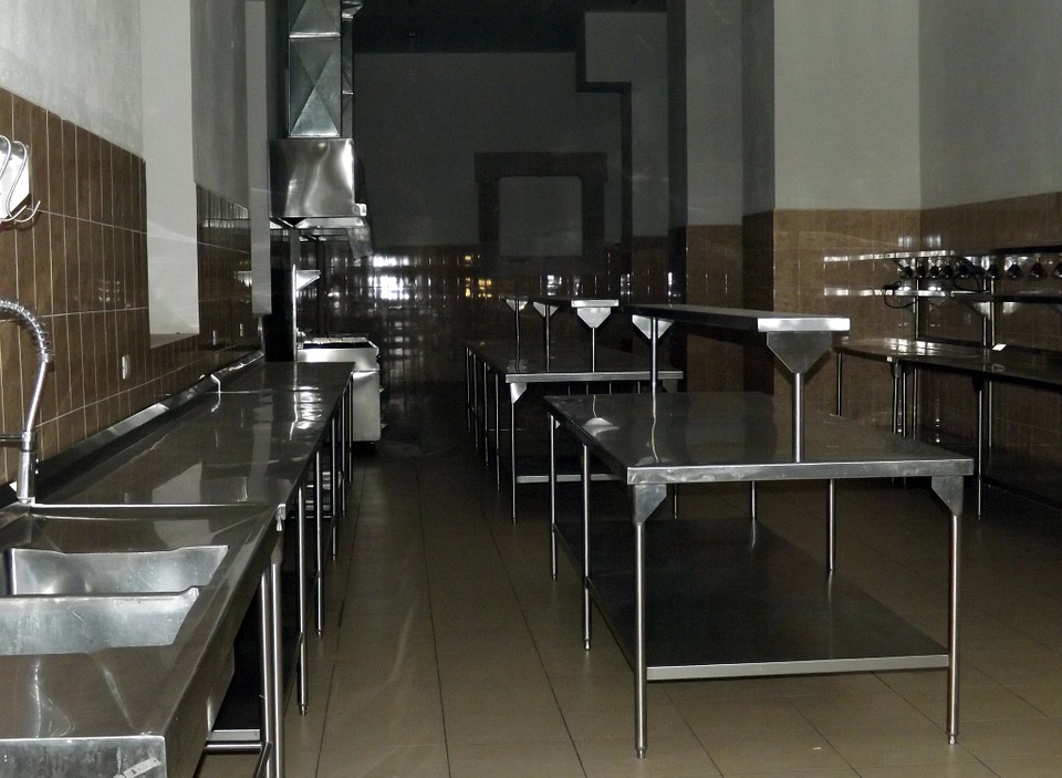 La importancia de mantener la limpieza en extractores y campanas