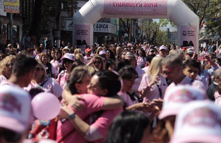 Primera "Caminata Rosa" contra el cáncer de mama en Villa Lugano