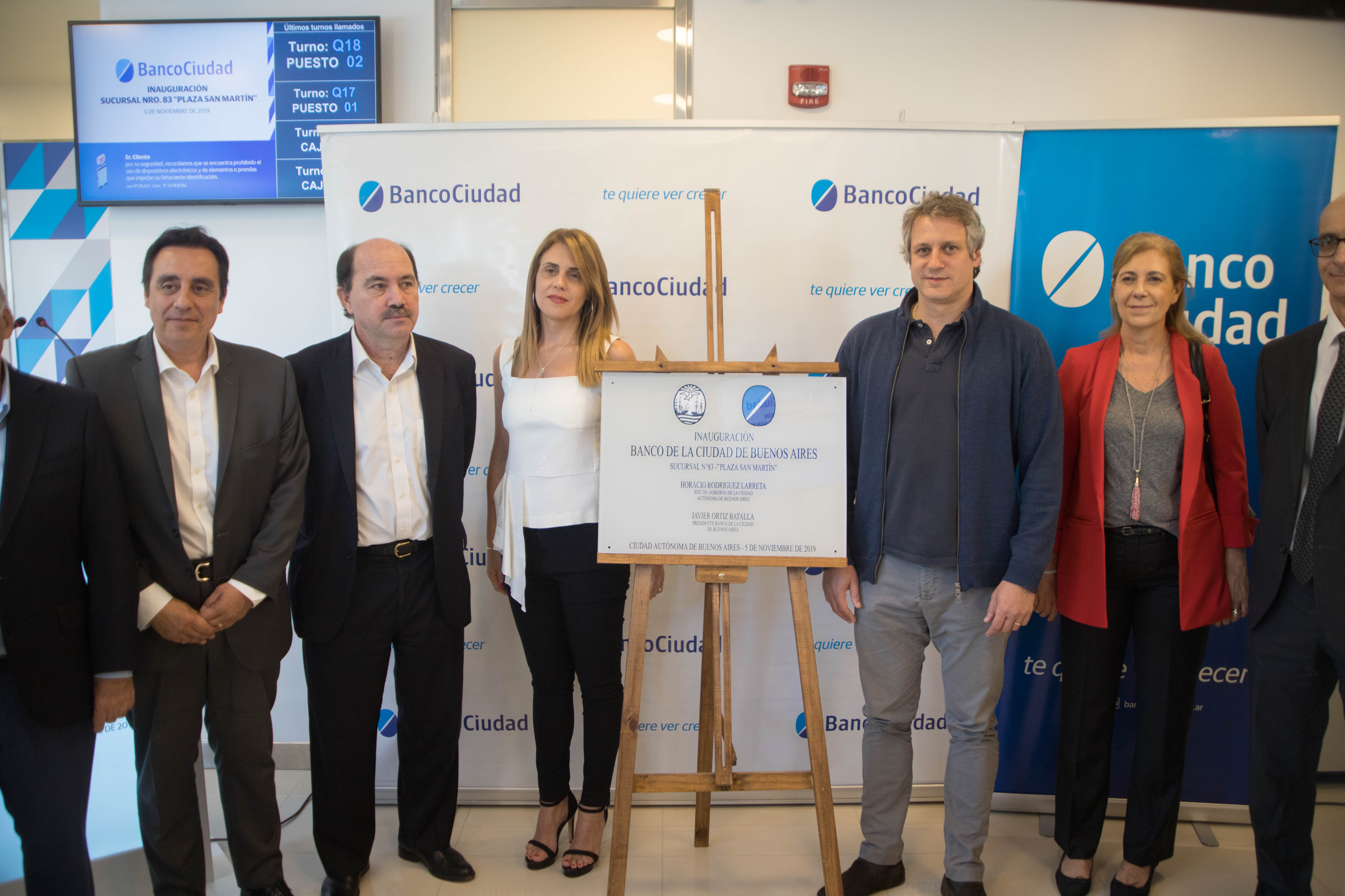 El jefe de Gabinete porteño participó de la inauguración de una nueva sucursal del Banco Ciudad