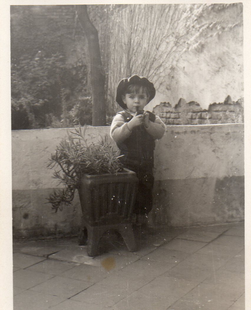 “ORIGINARIA”, espacios santos de universos privados.