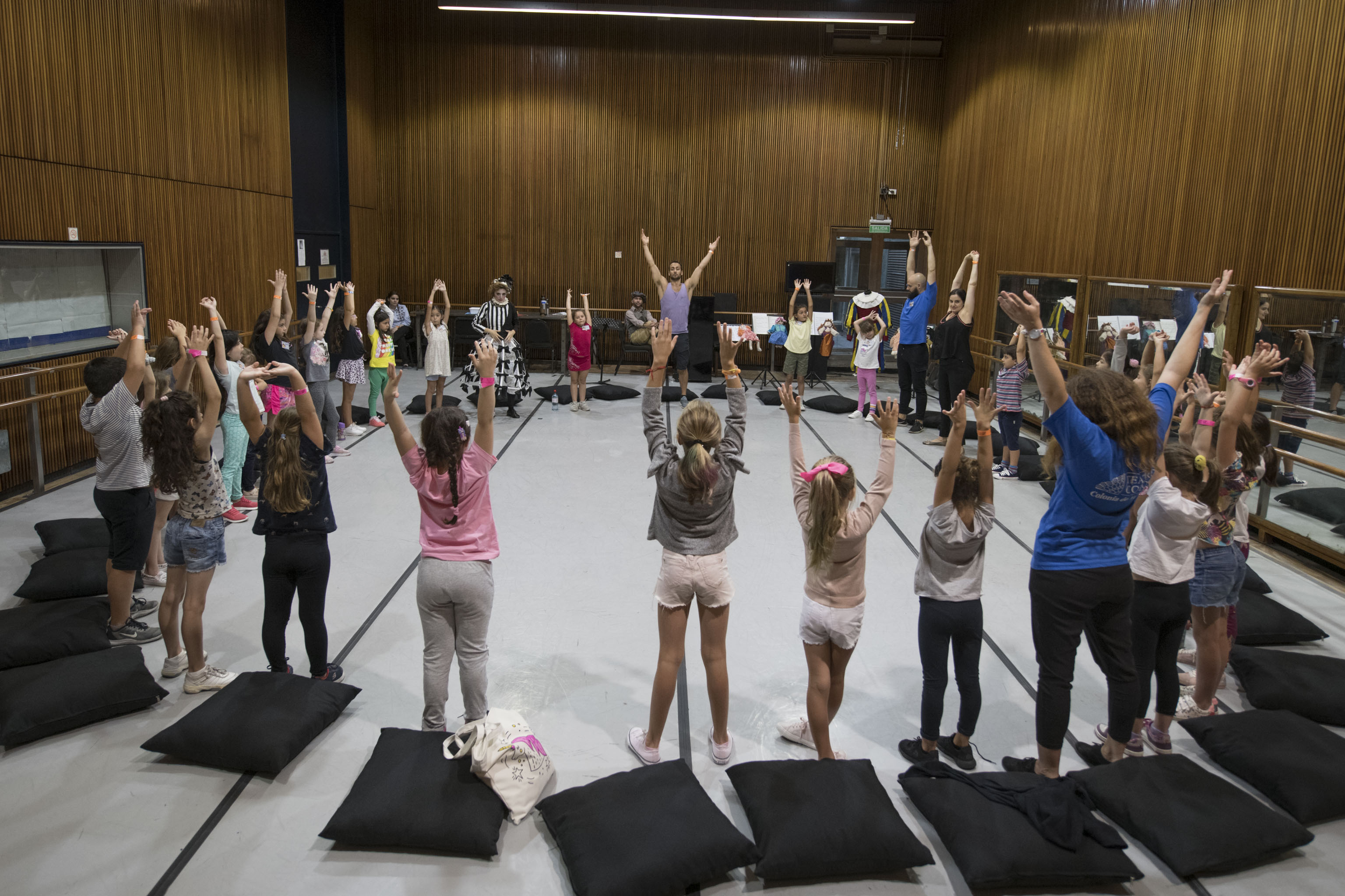 Danza, música y canto para los más chicos en la colonia del Teatro Colón