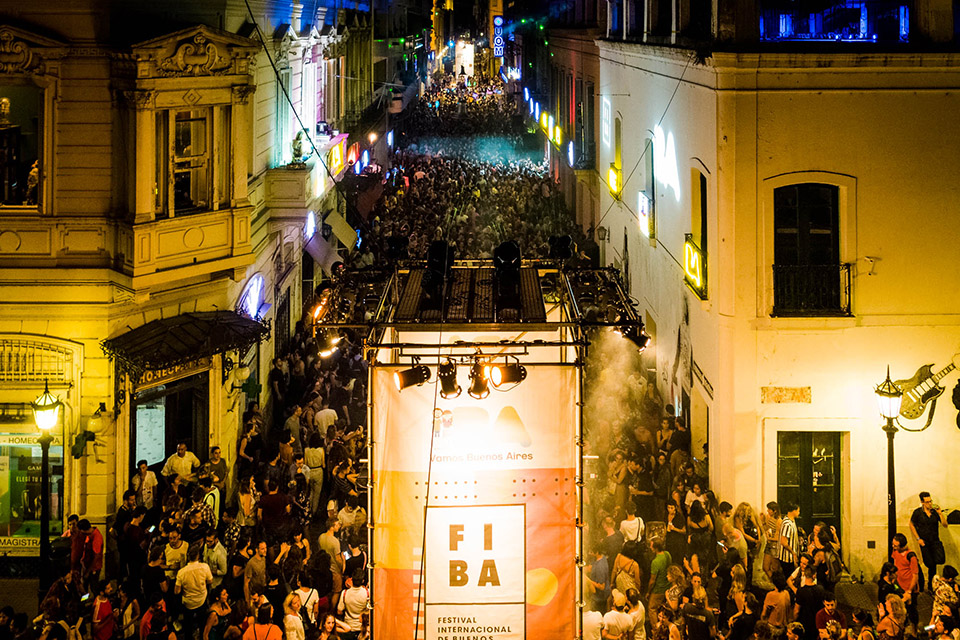 ¡La apertura de FIBA fue una fiesta!