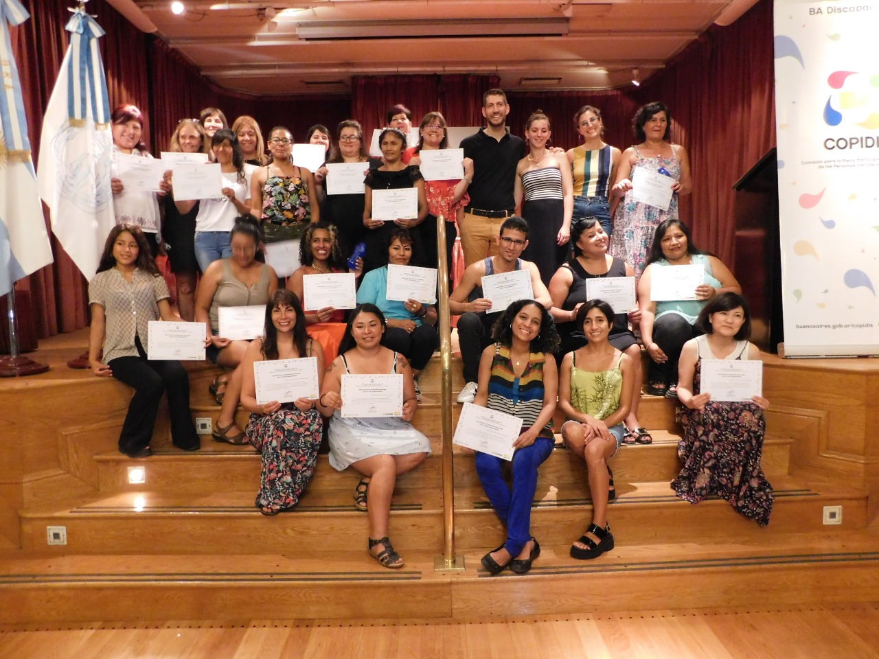 Entrega de diplomas de los Asistentes personales para la Vida Independiente