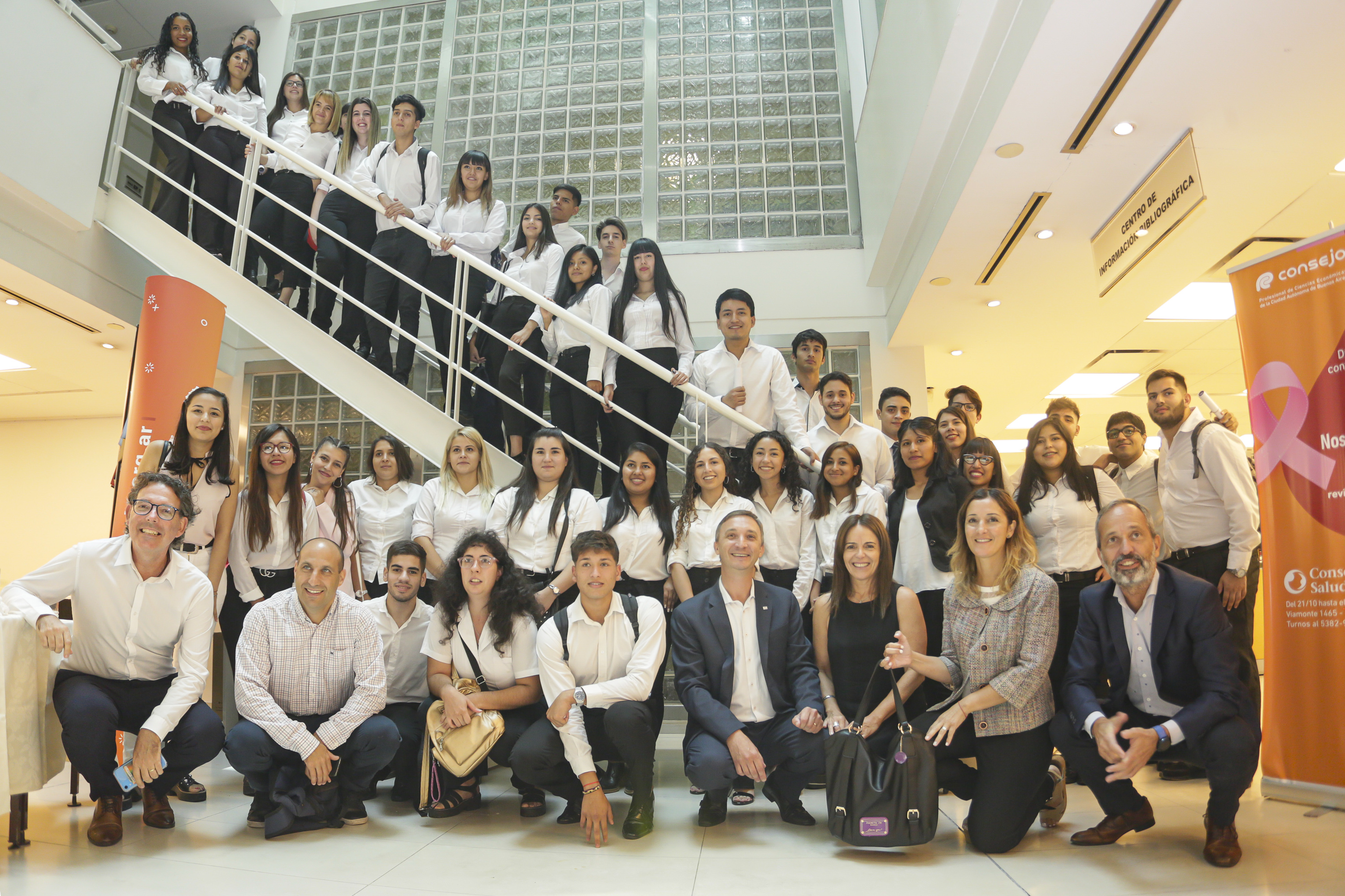 Nuevos egresados del programa "A la Par"