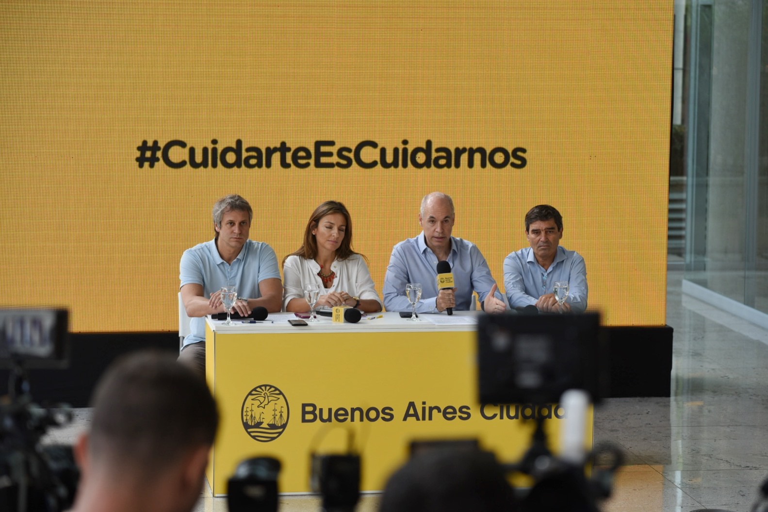 Anuncio de la Ciudad sobre educación, trámites y adultos mayores 