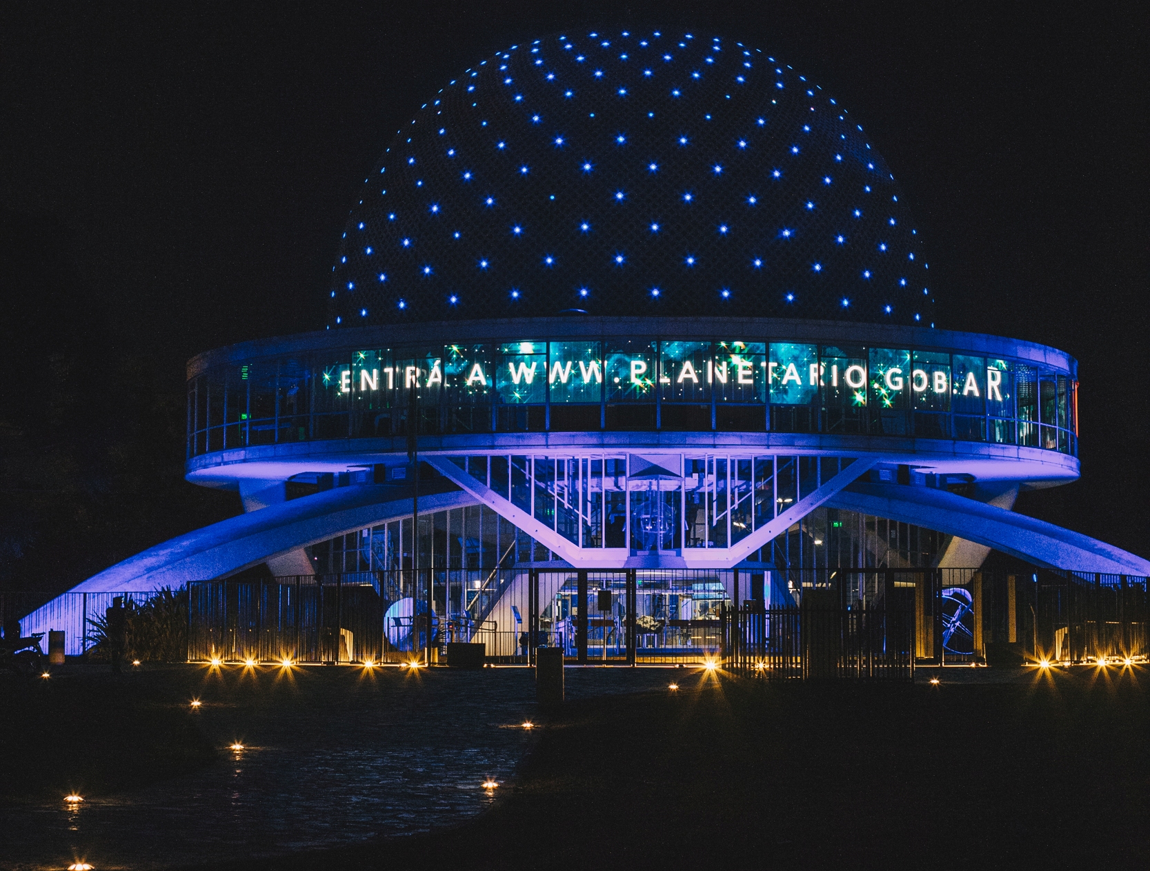 La Ciudad ilumina monumentos por el Día Mundial del Autismo