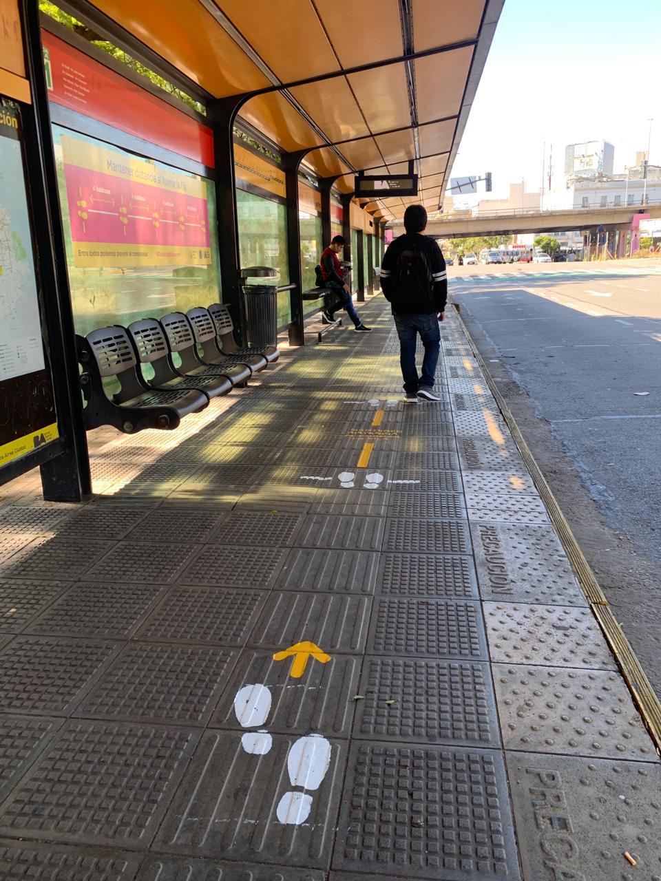 La Ciudad interviene lugares de espera de transporte público