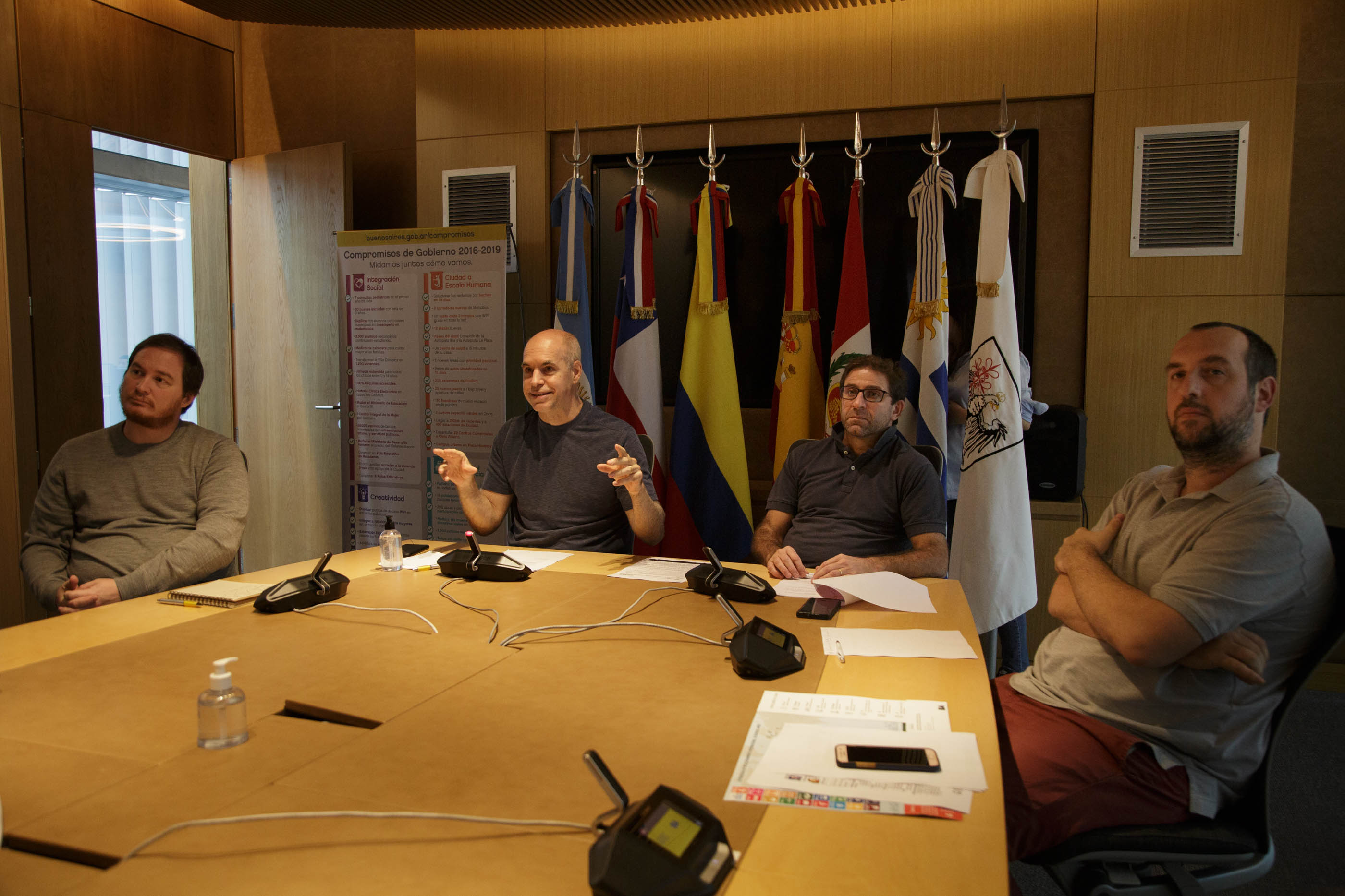 Buenos Aires lideró una reunión virtual de alcaldes de capitales iberoamericanas sobre Covid-19                            