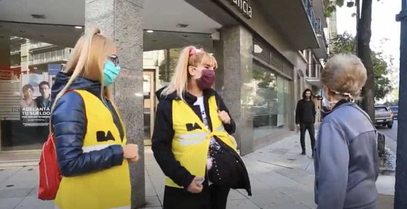 Madre e hija, voluntarias en la prevención contra el coronavirus