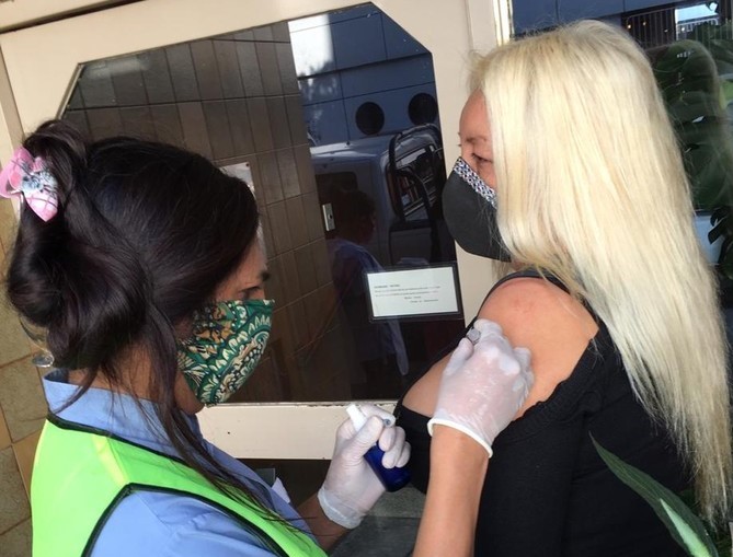 500 personas del colectivo LGBTIQ recibieron la vacuna antigripal