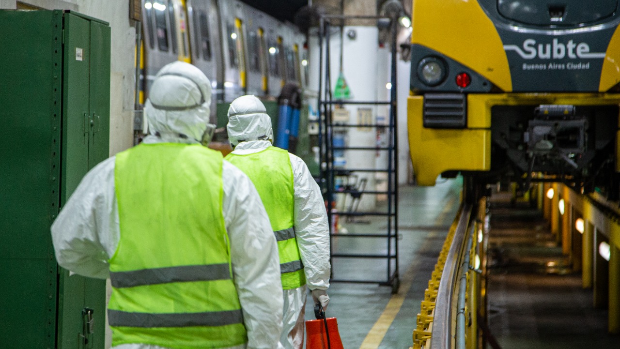 Continuamos con la desinfección y la limpieza profunda del subte