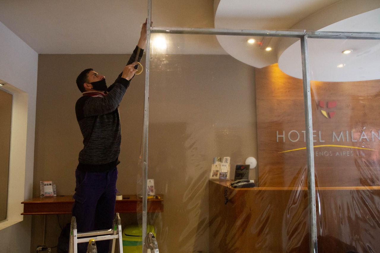 Así se prepara un nuevo hotel en la Ciudad para aislar a pacientes con COVID-19
