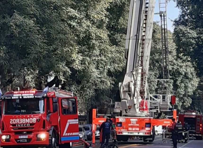 Incendio y rescate en un edificio de caballito