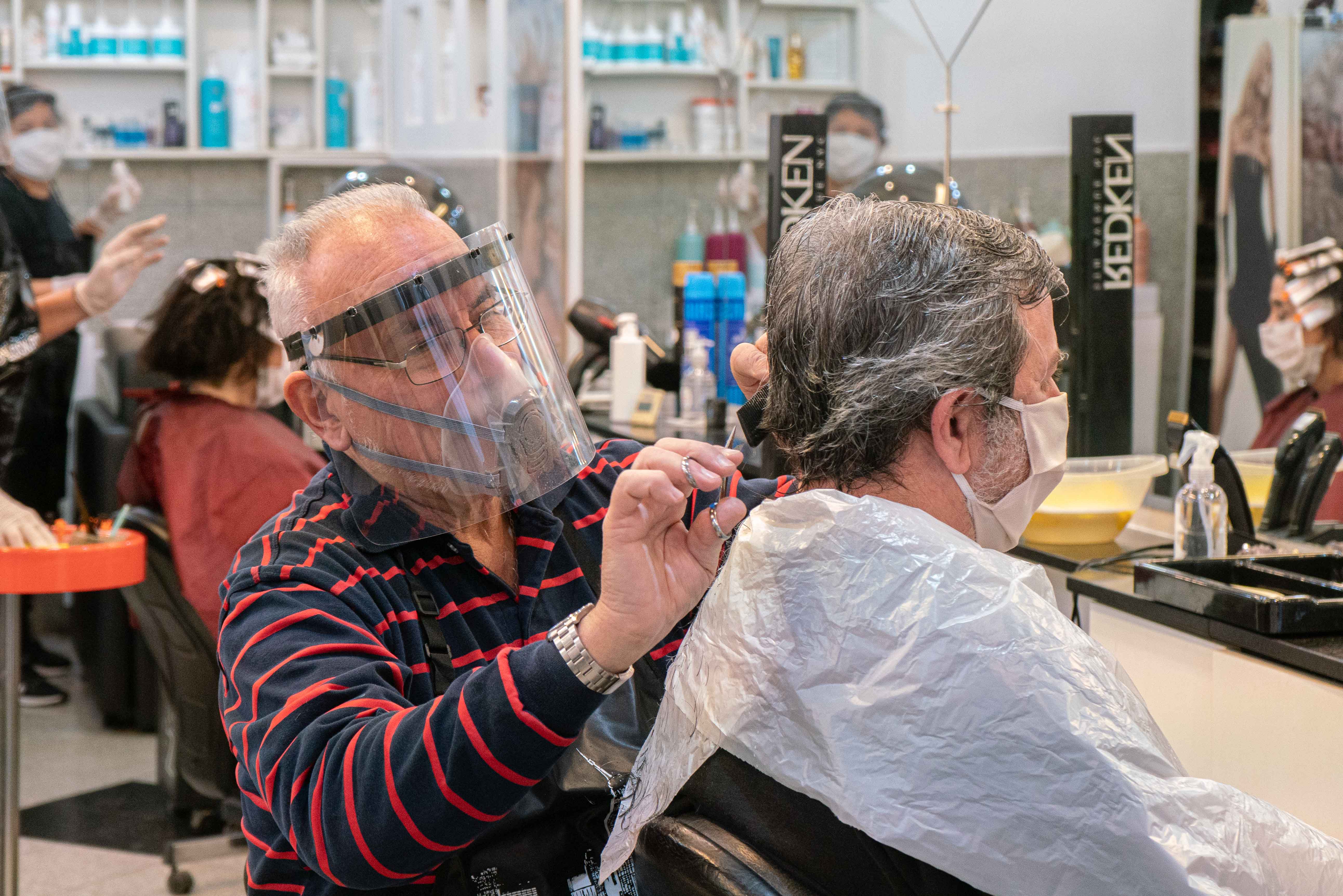 Consejos para ir a cortarse el pelo tras la reapertura de las peluquerías