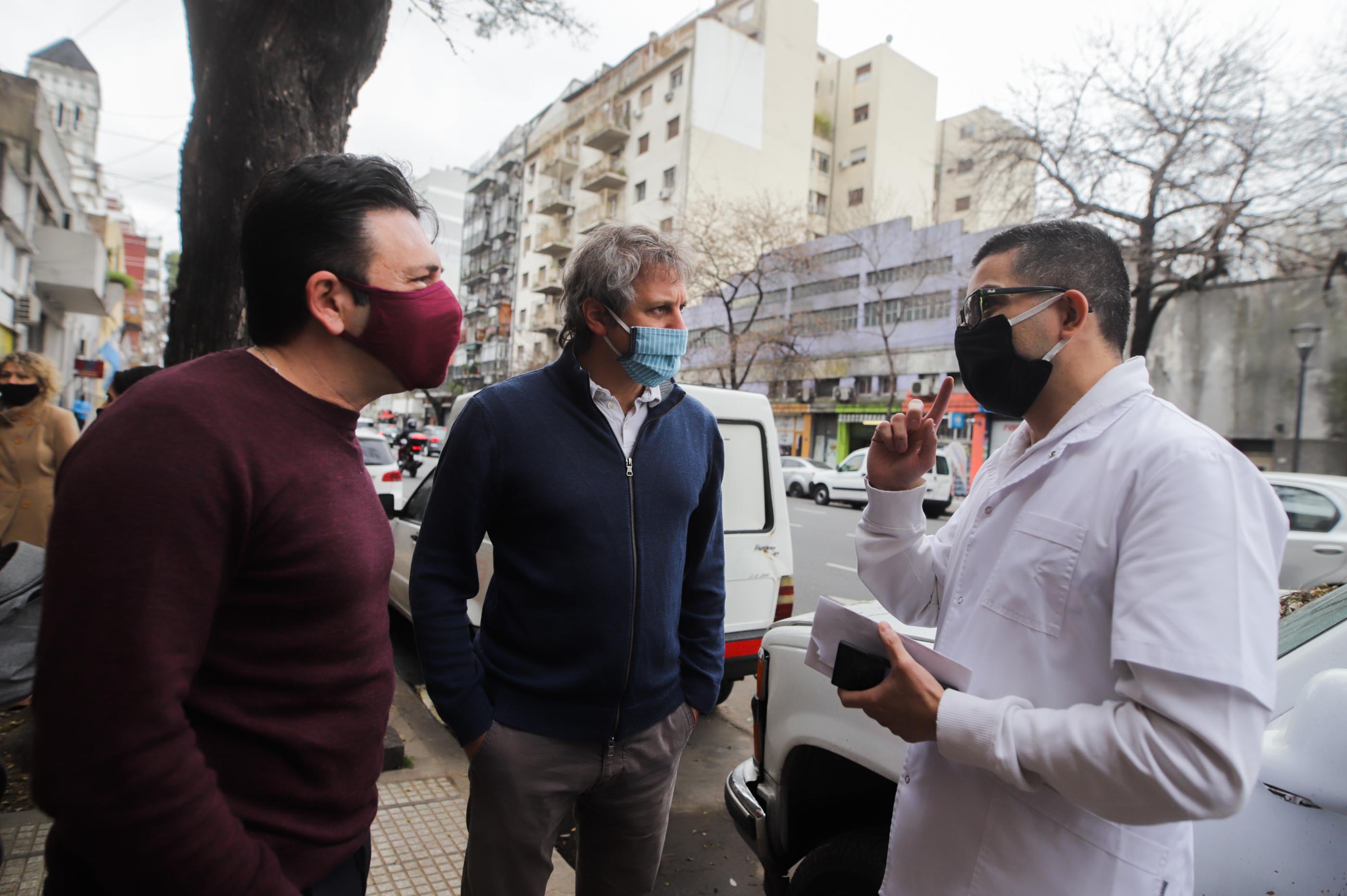Felipe Miguel recorrió el centro comercial a cielo abierto en Flores
