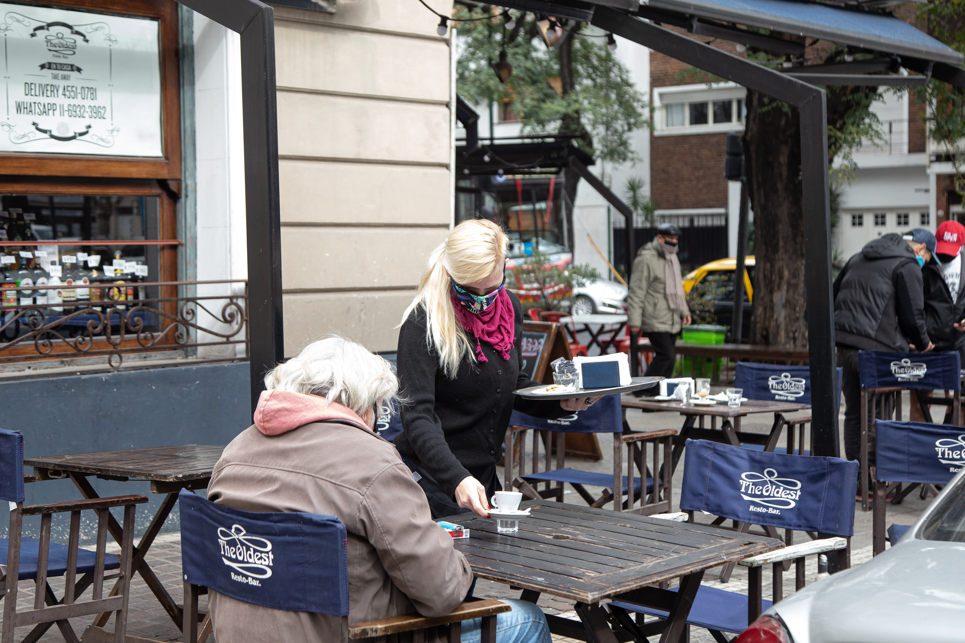 Fotogalería de la apertura de locales gastronómicos al aire libre en la Ciudad