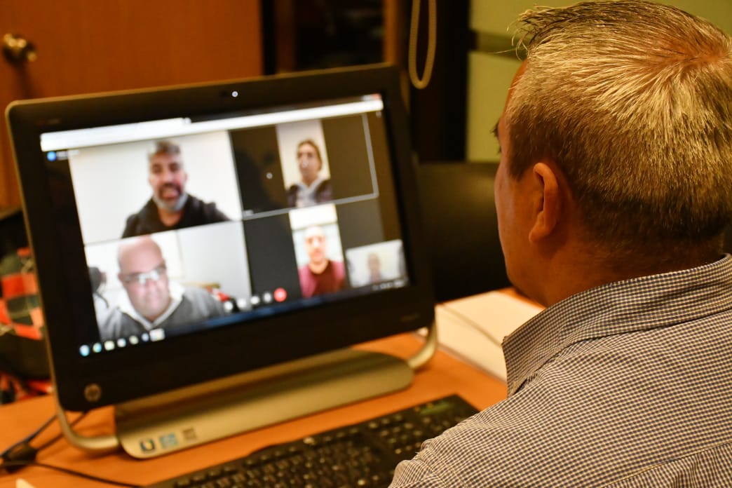 Talleres online sobre seguridad y prevención de delitos cibernéticos con vecinos de las 15 comunas 