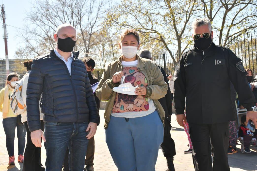 Donación de ropa y calzado a cuatro comedores del Barrio 31