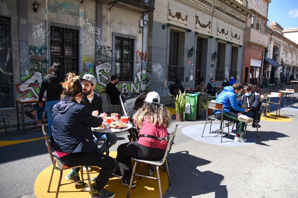 A la apertura progresiva de áreas peatonales transitorias se sumó la Avenida Corrientes