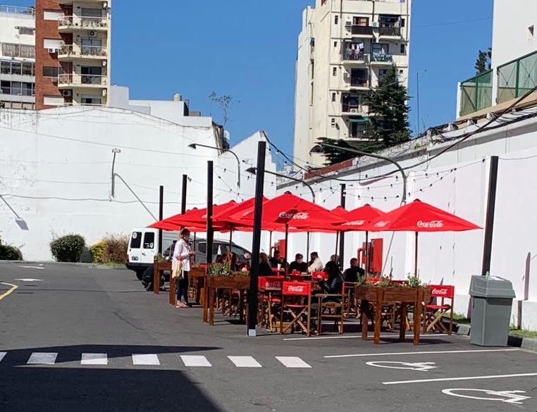 Autorizan a algunos rubros de la Ciudad a ampliar sus servicios y espacios al aire libre