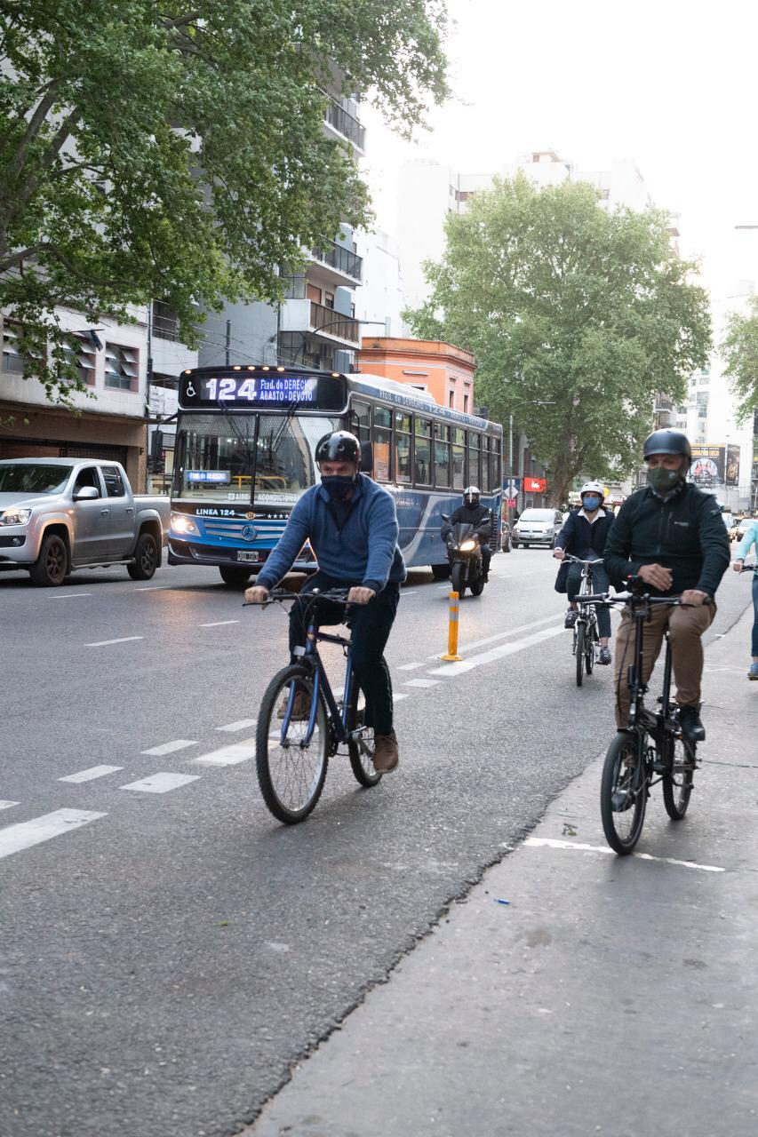 Rodríguez Larreta y Mendez recorrieron en bicicleta las nuevas ciclovías en Córdoba y Corrientes