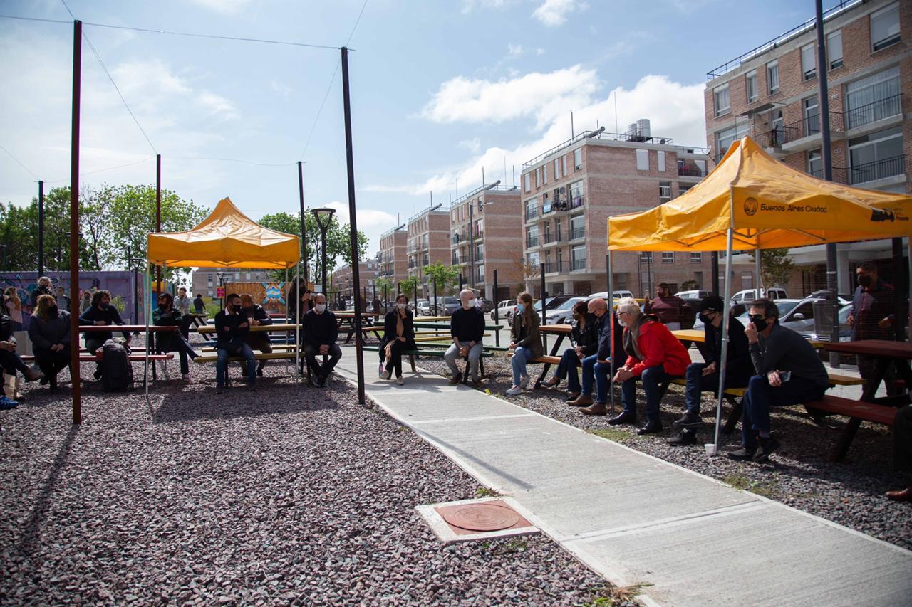 Reunión con empresarios del Sistema B y emprendedores del Barrio Rodrigo Bueno